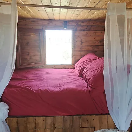 Tiny House Roulotte Pleine Campagne Dans Ferme Biologique 캠프장 *